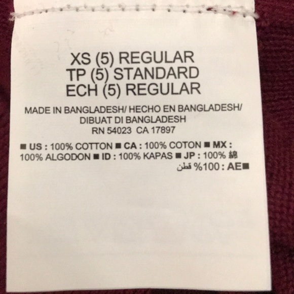 3/$20 NEW Old Navy V-neck Burgundy Sweater - Picture 4 of 5